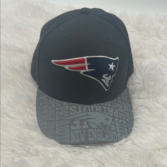 New England Patriots NFL Fitted Hat - Picture 1 of 9